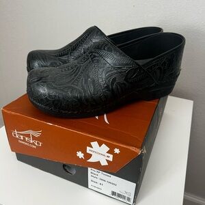 Dansko Pro XP Black Clogs size 10